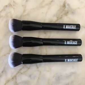 3 X IL MAKIAGE BRUSH #100